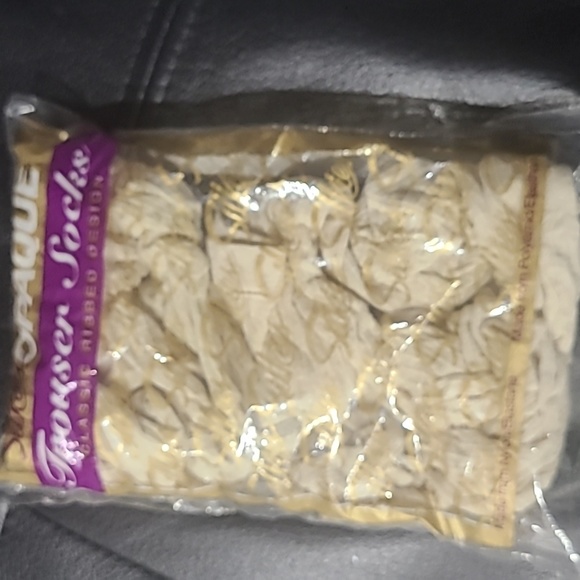 NWT lot of 11 pairs of pantyhose and 3 pairs of trouser socks - Picture 3 of 8